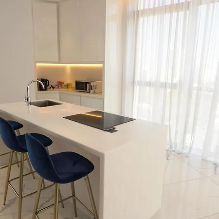 360 - 1 Bedroom Luxurious * Nikosia