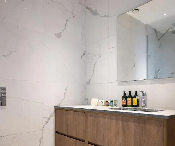 360 - 1 Bedroom Luxurious * 尼科西亚