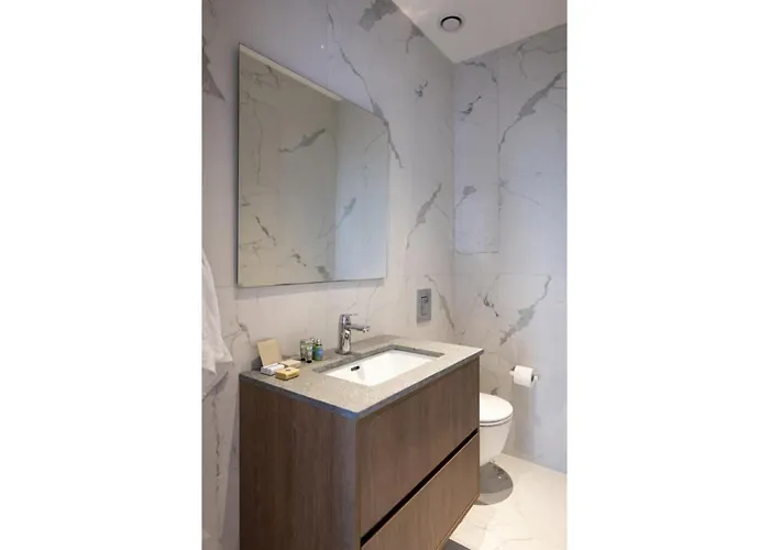 360 - 1 Bedroom Luxurious Apartment *