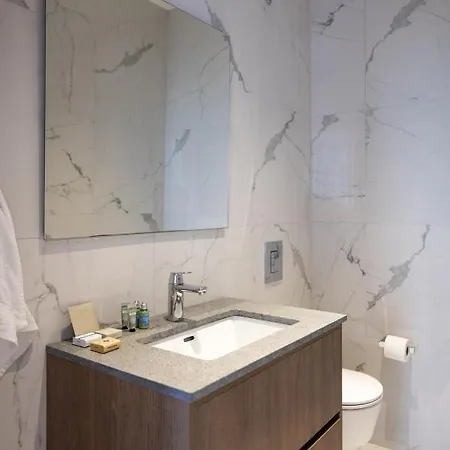 360 - 1 Bedroom Luxurious Apartment