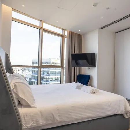 360 - 1 Bedroom Luxurious Apartment